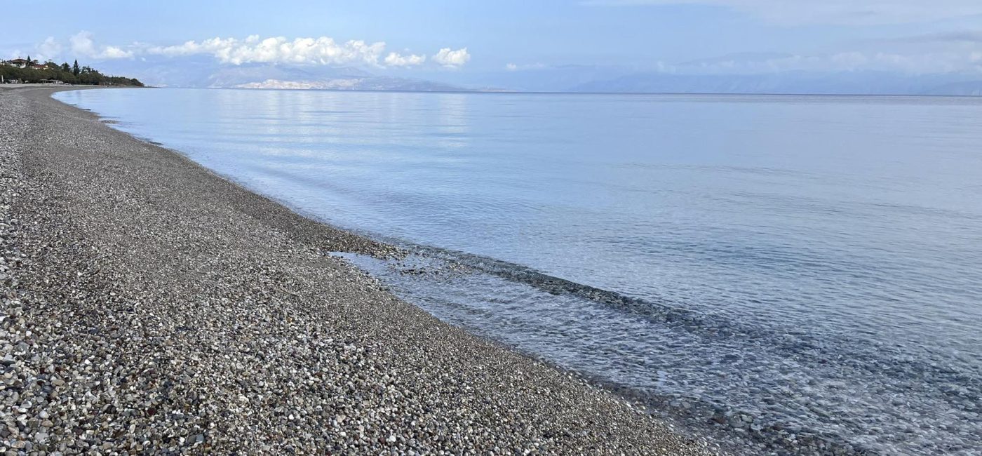akrata-beach-greece-gustav-retreat-villa